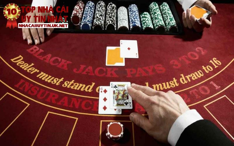 Cách chơi blackjack đơn giản được quy định với luật dễ hiểu, rõ ràng